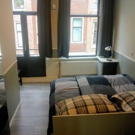 Aldo, Not For Parties, Not A Hotel, Room With Shared Bathroom, No Kitchen Amsterdam Exterior foto