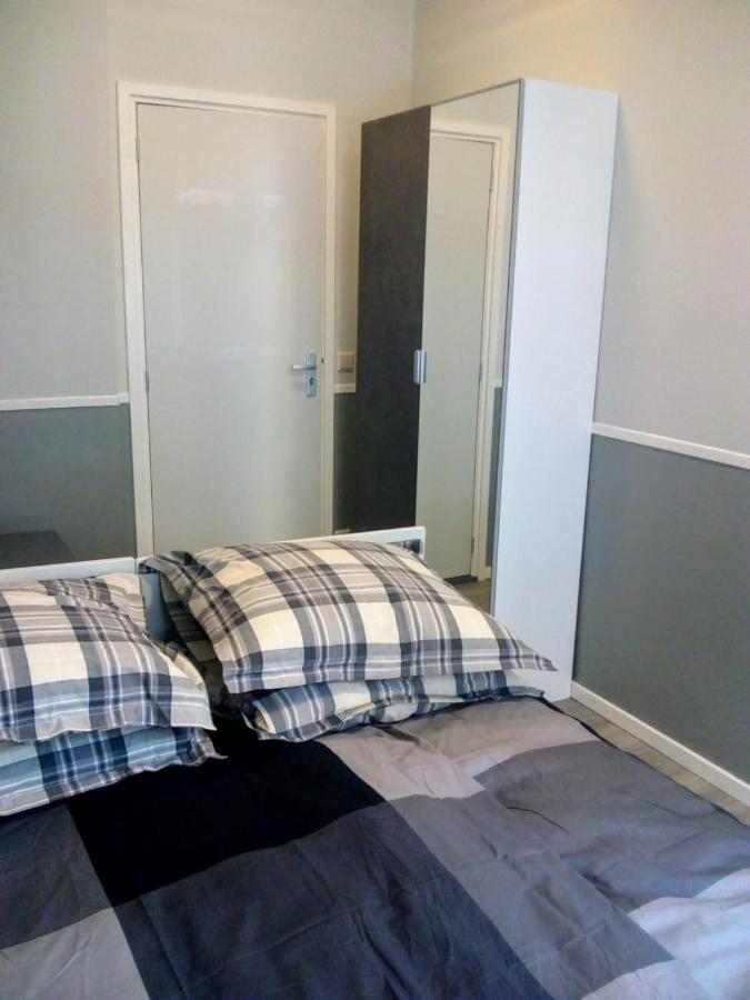 Aldo, Not For Parties, Not A Hotel, Room With Shared Bathroom, No Kitchen Amsterdam Exterior foto