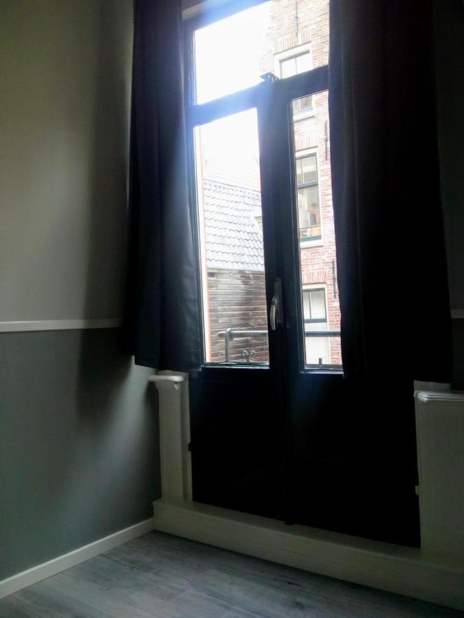 Aldo, Not For Parties, Not A Hotel, Room With Shared Bathroom, No Kitchen Amsterdam Exterior foto
