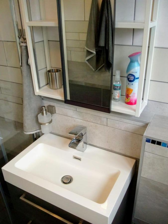 Aldo, Not For Parties, Not A Hotel, Room With Shared Bathroom, No Kitchen Amsterdam Exterior foto